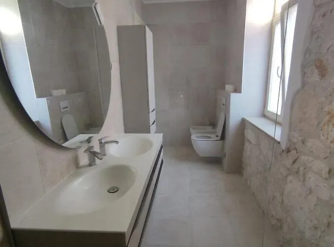 Damiani Villa *