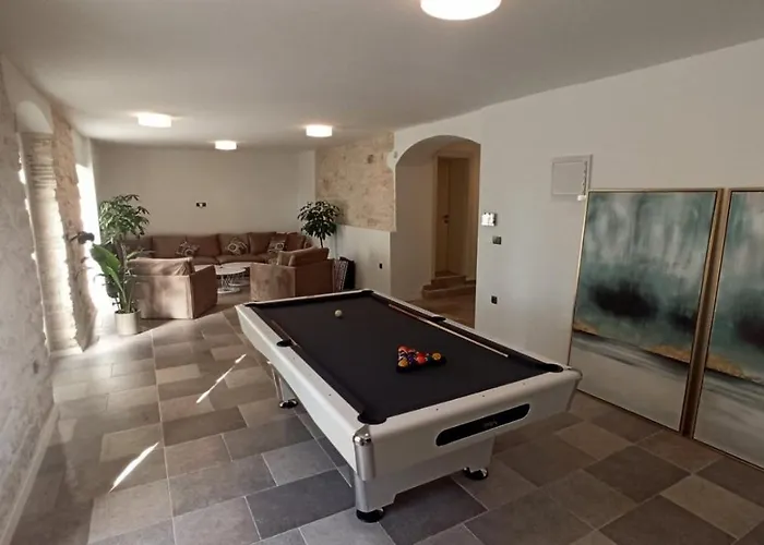 Damiani Villa *