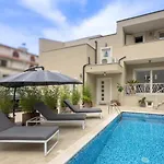 Damiani Villa Pola